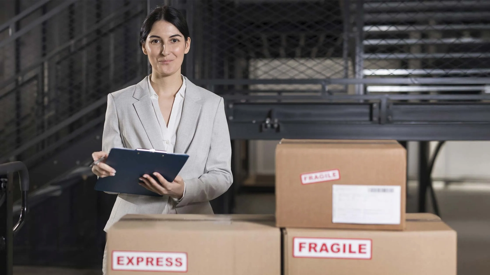 Subastar inventarios vs. venta directa: ¿cuándo aplica cada una?