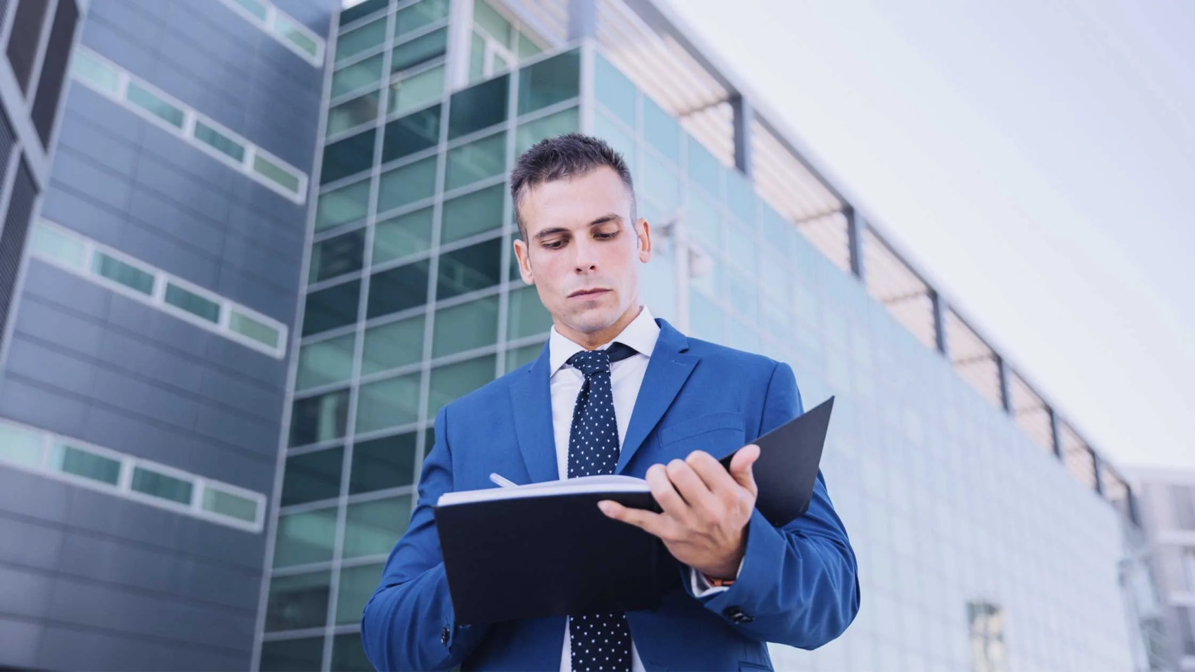 Anticipar cambios en el valor de activos estratégicos
